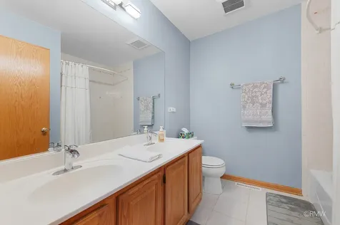 1216 West Grove Street Addison IL 60101