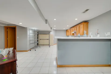 1216 West Grove Street Addison IL 60101