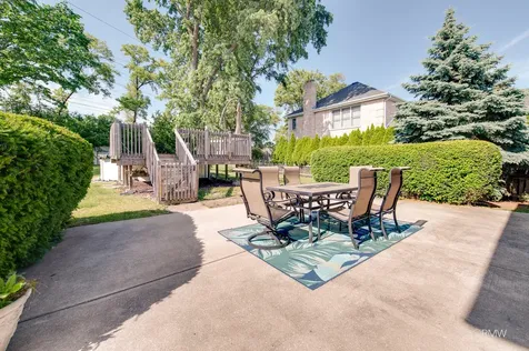 1216 West Grove Street Addison IL 60101