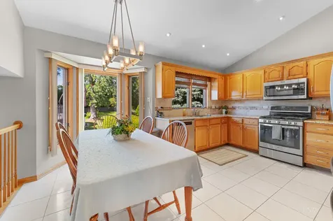 1216 West Grove Street Addison IL 60101