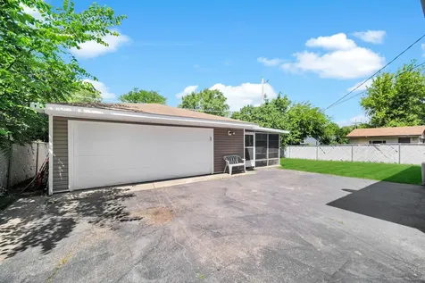 1020 Hahn Place West Chicago IL 60185