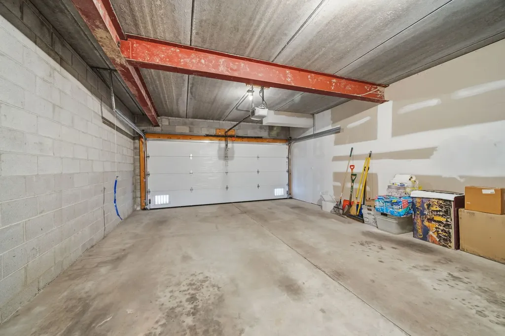 5624 West Higgins Avenue Chicago IL 60630