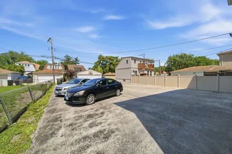 5624 West Higgins Avenue Chicago IL 60630