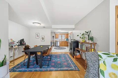 5624 West Higgins Avenue Chicago IL 60630