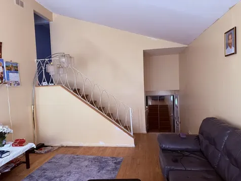 9349 Twin Oaks Lane Des Plaines IL 60016