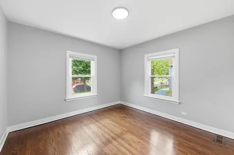 9709 51ST Avenue Oak Lawn IL 60453