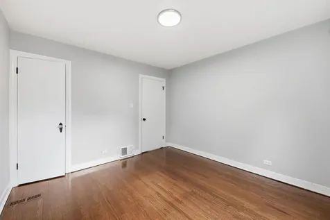 9709 51ST Avenue Oak Lawn IL 60453