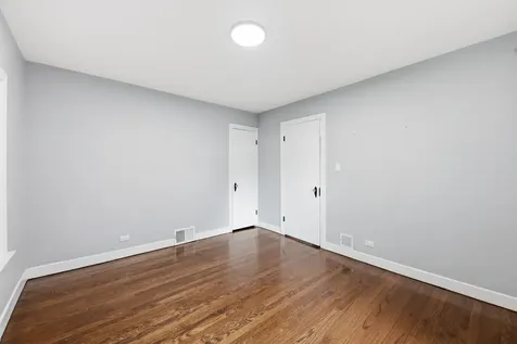 9709 51ST Avenue Oak Lawn IL 60453