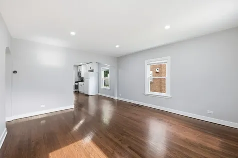 9709 51ST Avenue Oak Lawn IL 60453