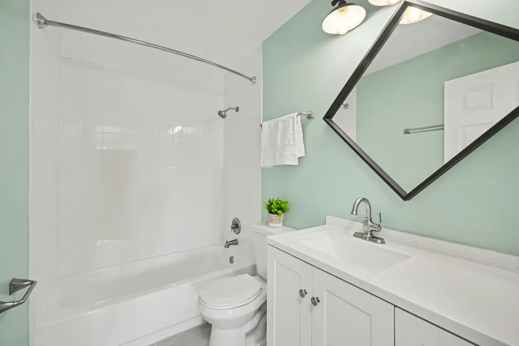 27W685 Grasmere Drive Winfield IL 60190
