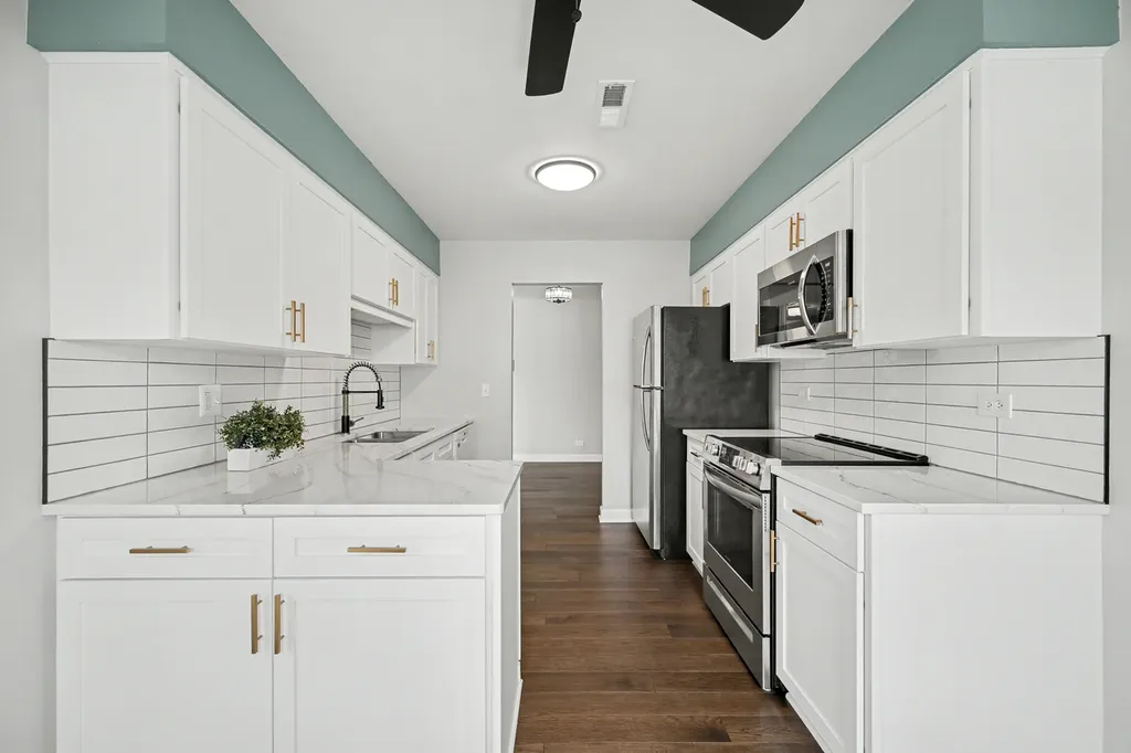 27W685 Grasmere Drive Winfield IL 60190