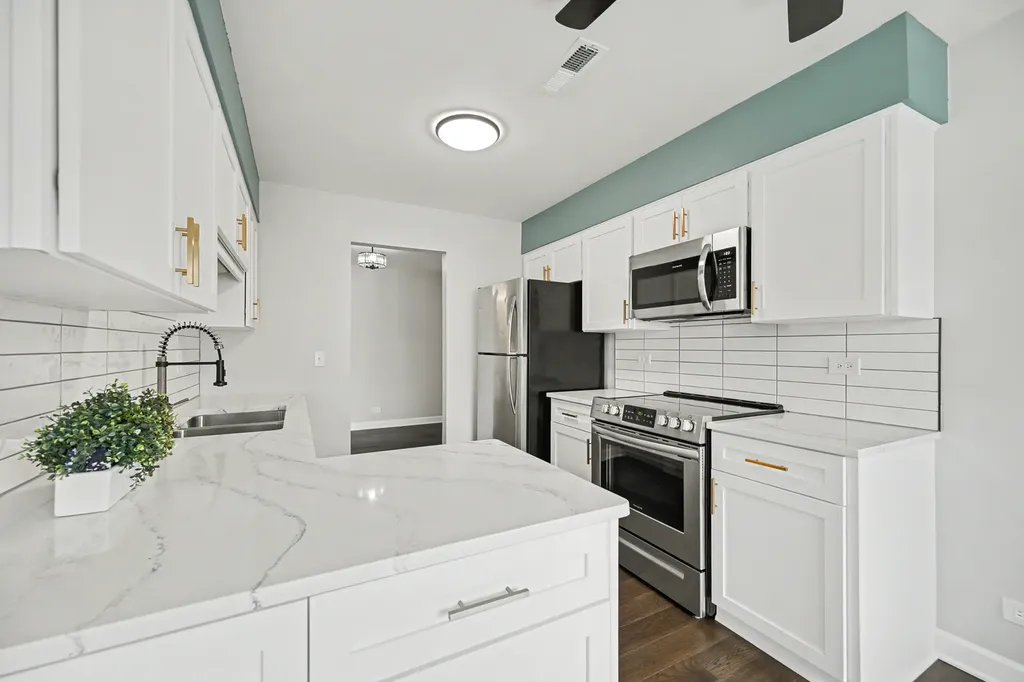 27W685 Grasmere Drive Winfield IL 60190