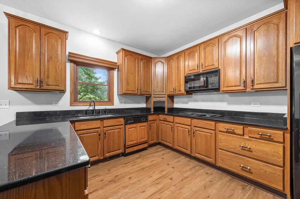 533 Springwood Lane Bolingbrook IL 60440