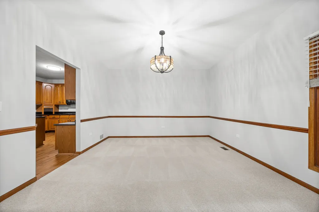 533 Springwood Lane Bolingbrook IL 60440