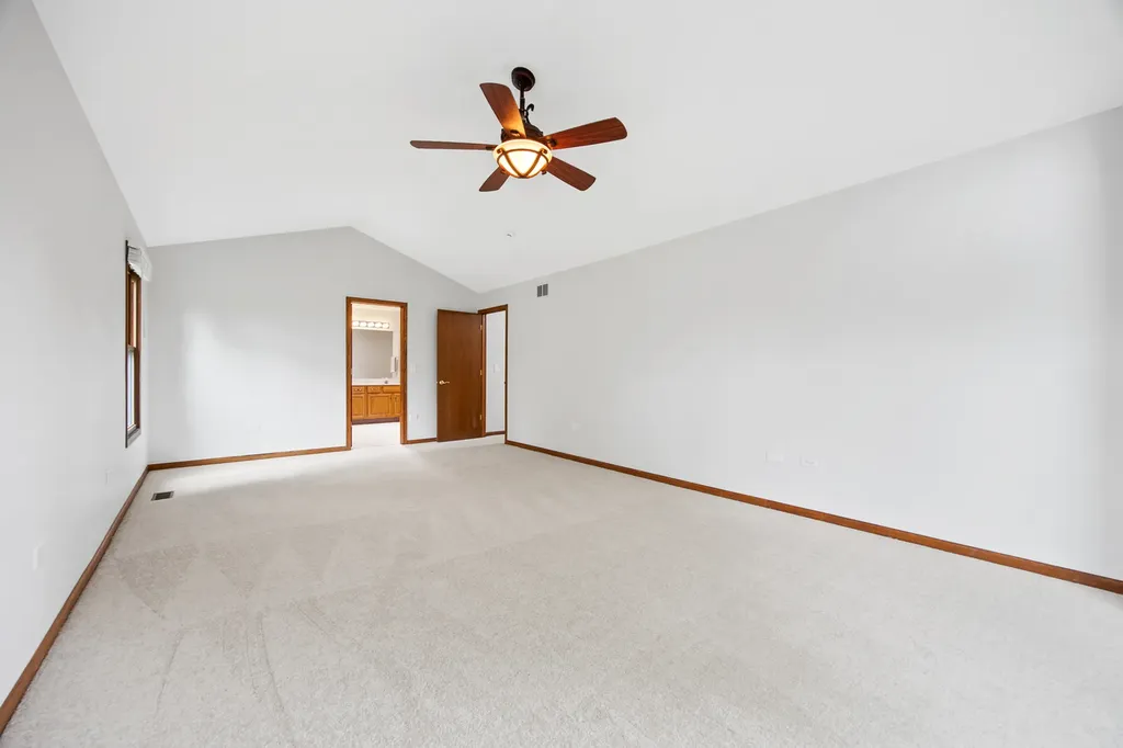 533 Springwood Lane Bolingbrook IL 60440