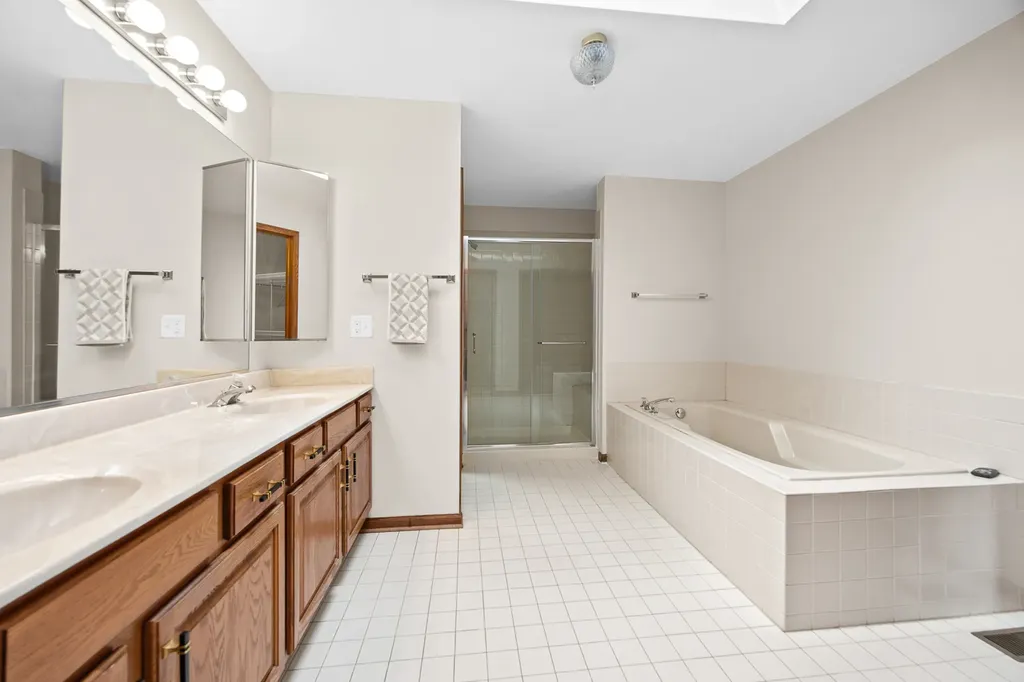 533 Springwood Lane Bolingbrook IL 60440
