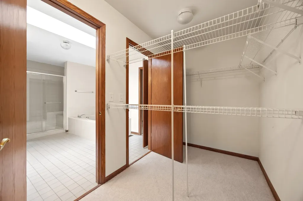 533 Springwood Lane Bolingbrook IL 60440