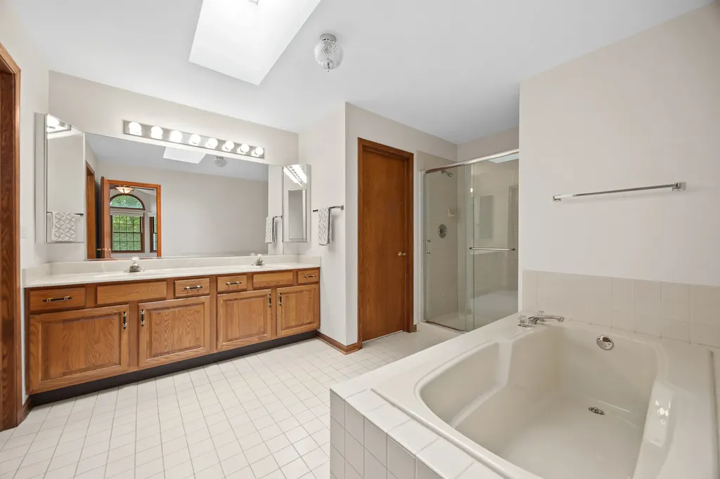 533 Springwood Lane Bolingbrook IL 60440