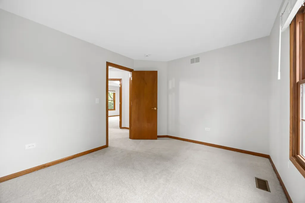 533 Springwood Lane Bolingbrook IL 60440