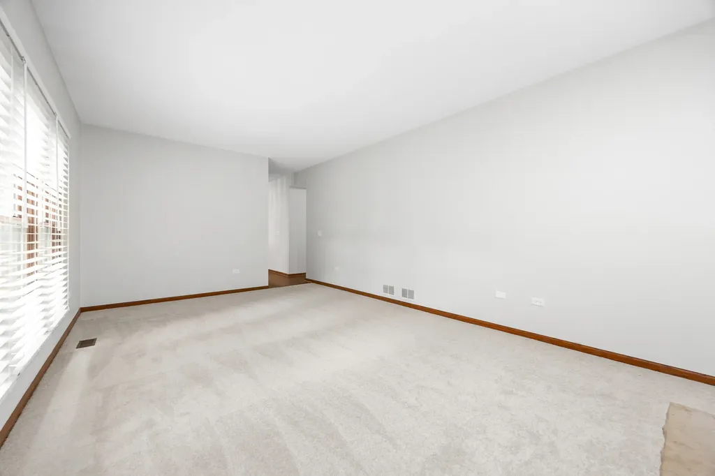 533 Springwood Lane Bolingbrook IL 60440