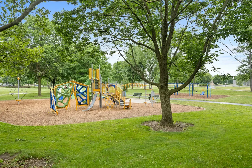 533 Springwood Lane Bolingbrook IL 60440