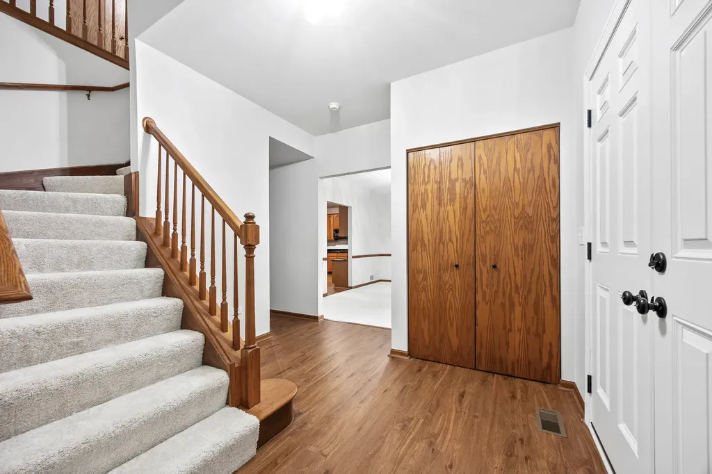533 Springwood Lane Bolingbrook IL 60440