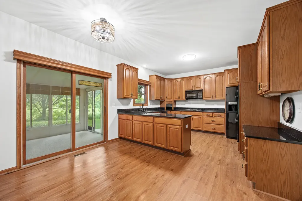 533 Springwood Lane Bolingbrook IL 60440