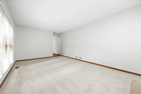 533 Springwood Lane Bolingbrook IL 60440