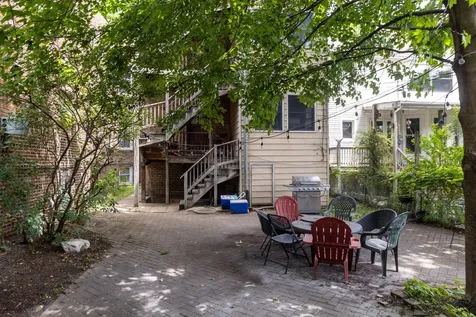 1319 West Early Avenue Chicago IL 60660