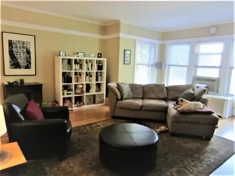1319 West Early Avenue Chicago IL 60660