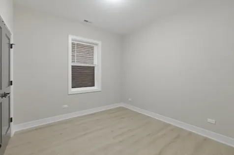 4932 South Champlain Avenue Chicago IL 60615