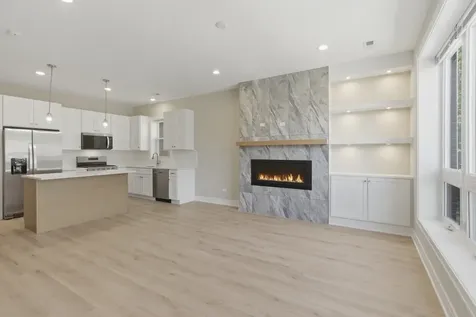 4932 South Champlain Avenue Chicago IL 60615