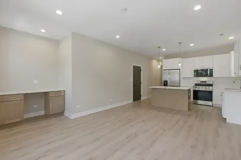 4932 South Champlain Avenue Chicago IL 60615