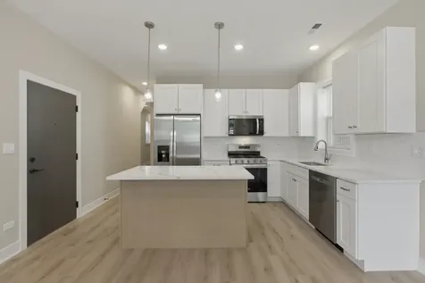 4932 South Champlain Avenue Chicago IL 60615