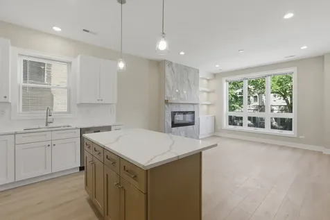 4932 South Champlain Avenue Chicago IL 60615