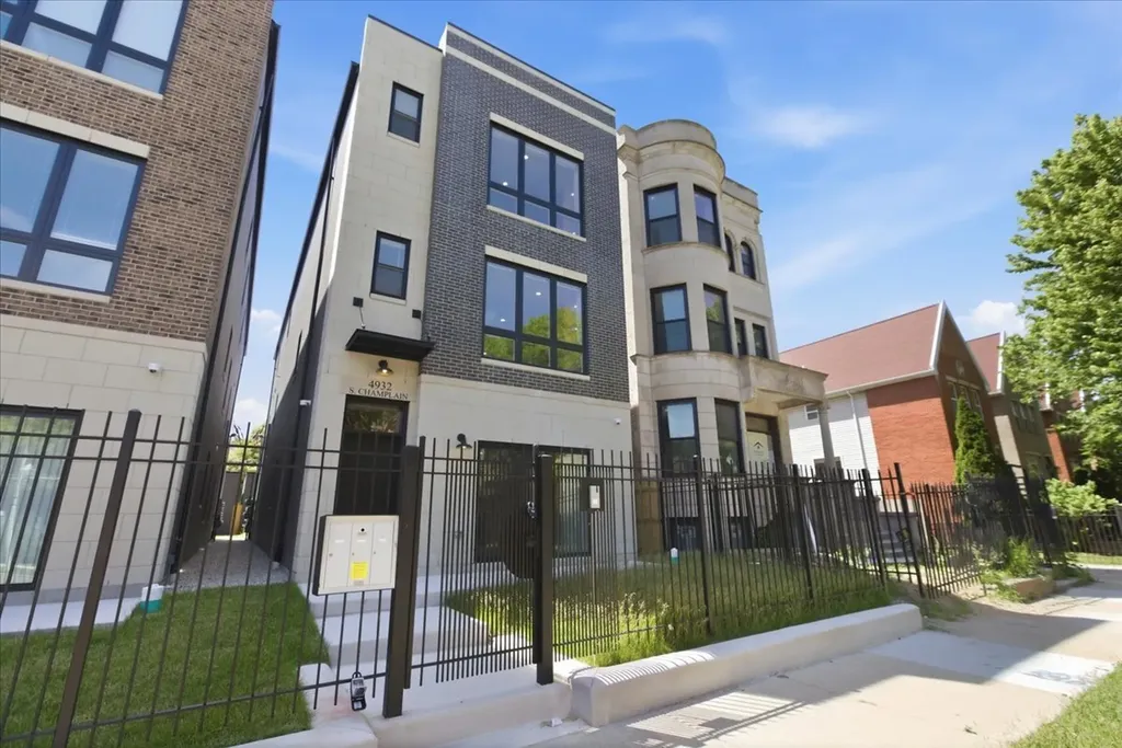 4932 South Champlain Avenue Chicago IL 60615