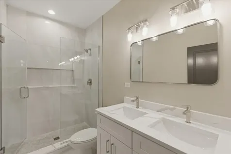 4932 South Champlain Avenue Chicago IL 60615