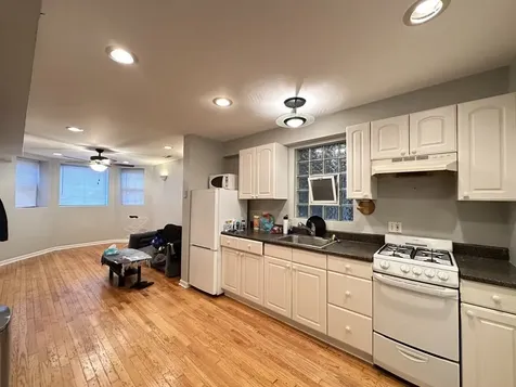 1326 North Claremont Avenue Chicago IL 60622