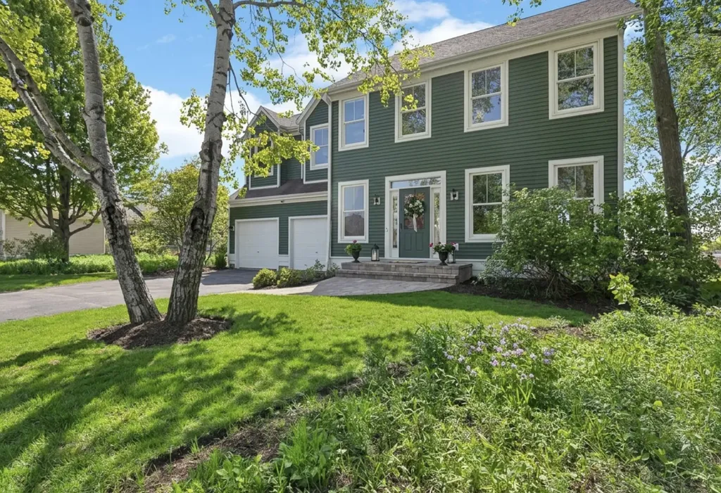 1361 Calamus Lane Grayslake IL 60030