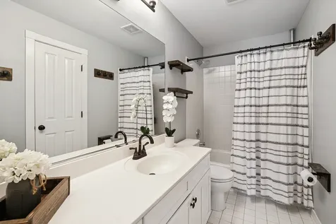 1361 Calamus Lane Grayslake IL 60030