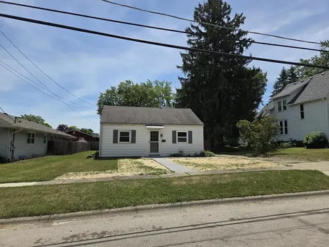 524 Amsterdam Street Woodstock IL 60098