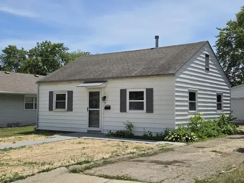 524 Amsterdam Street Woodstock IL 60098