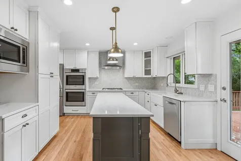 409 Brookside Drive Wilmette IL 60091