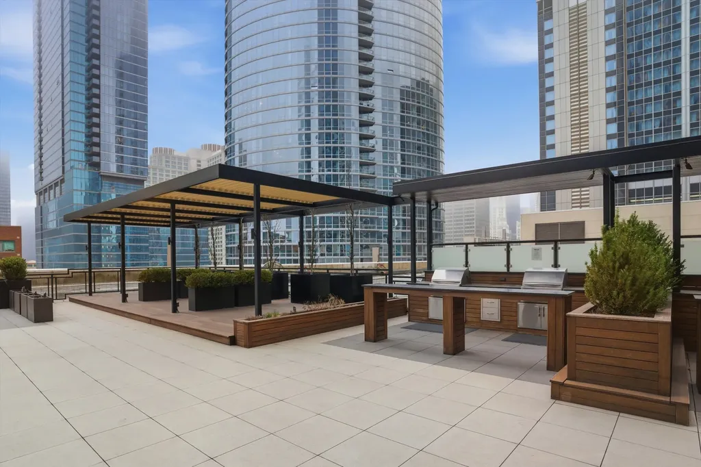 512 North Mcclurg Court Chicago IL 60611
