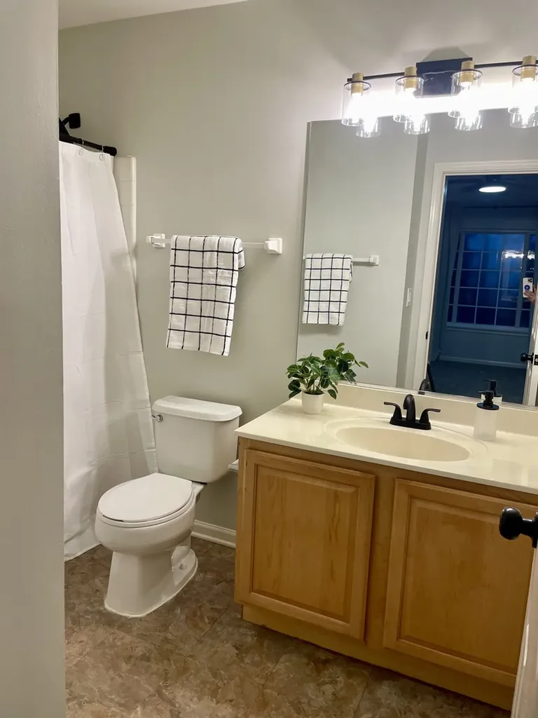 2222 Daybreak Drive Aurora IL 60503