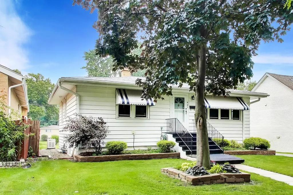 403 North Yale Street Villa Park IL 60181