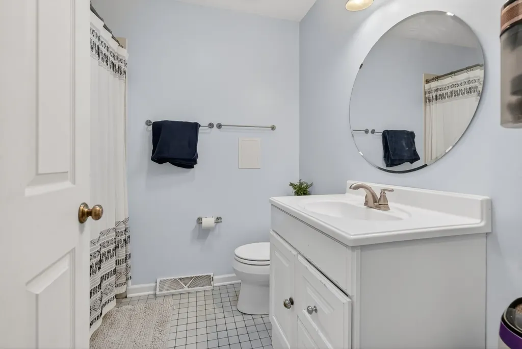 1389 Valayna Drive Aurora IL 60504