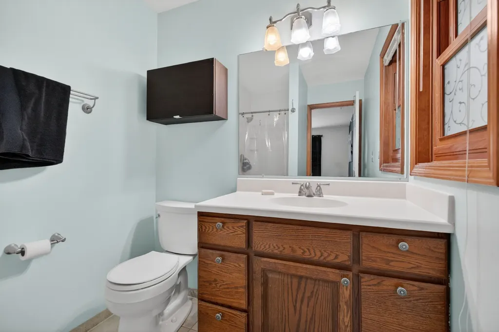 1389 Valayna Drive Aurora IL 60504