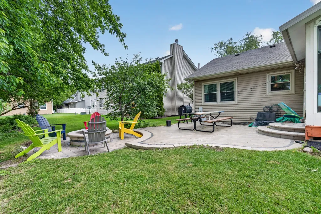 1389 Valayna Drive Aurora IL 60504