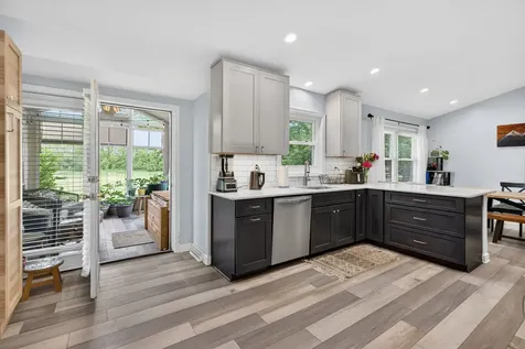 1389 Valayna Drive Aurora IL 60504